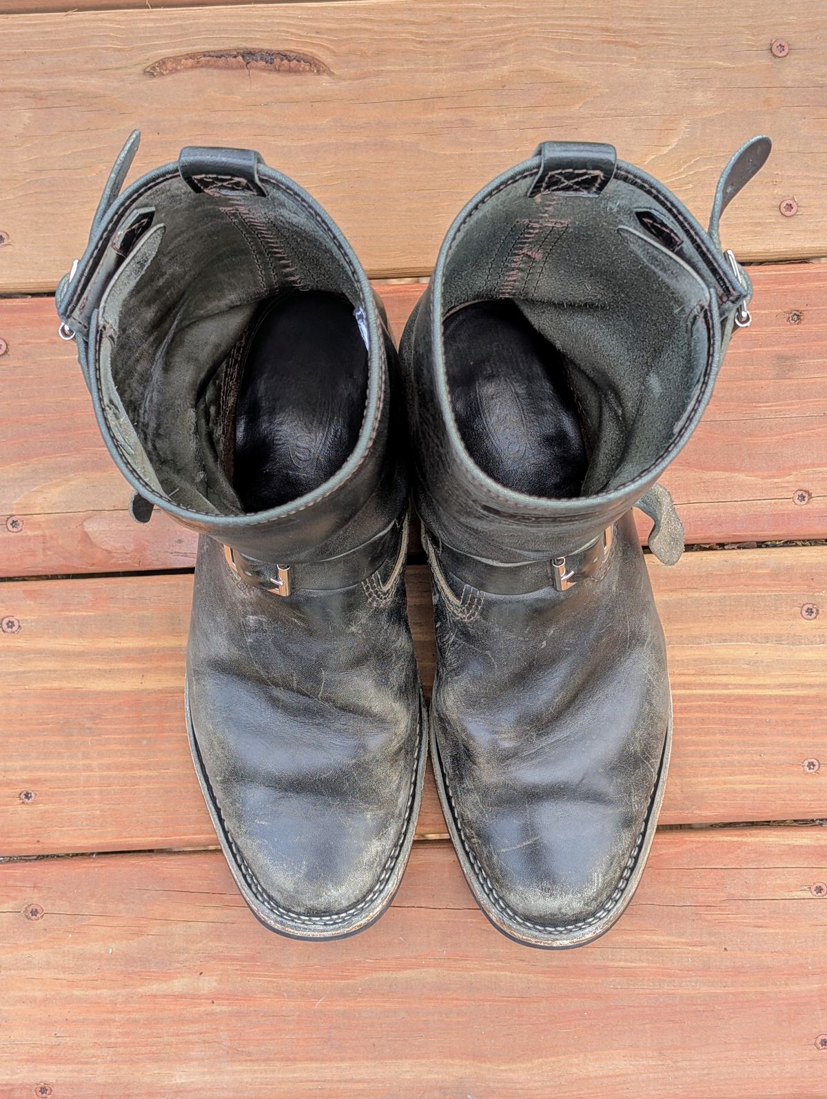 Photo by timelesstough on March 3, 2025 of the Wesco Mister Lou in Maryam Petrolio Waxed Black Horsehide.