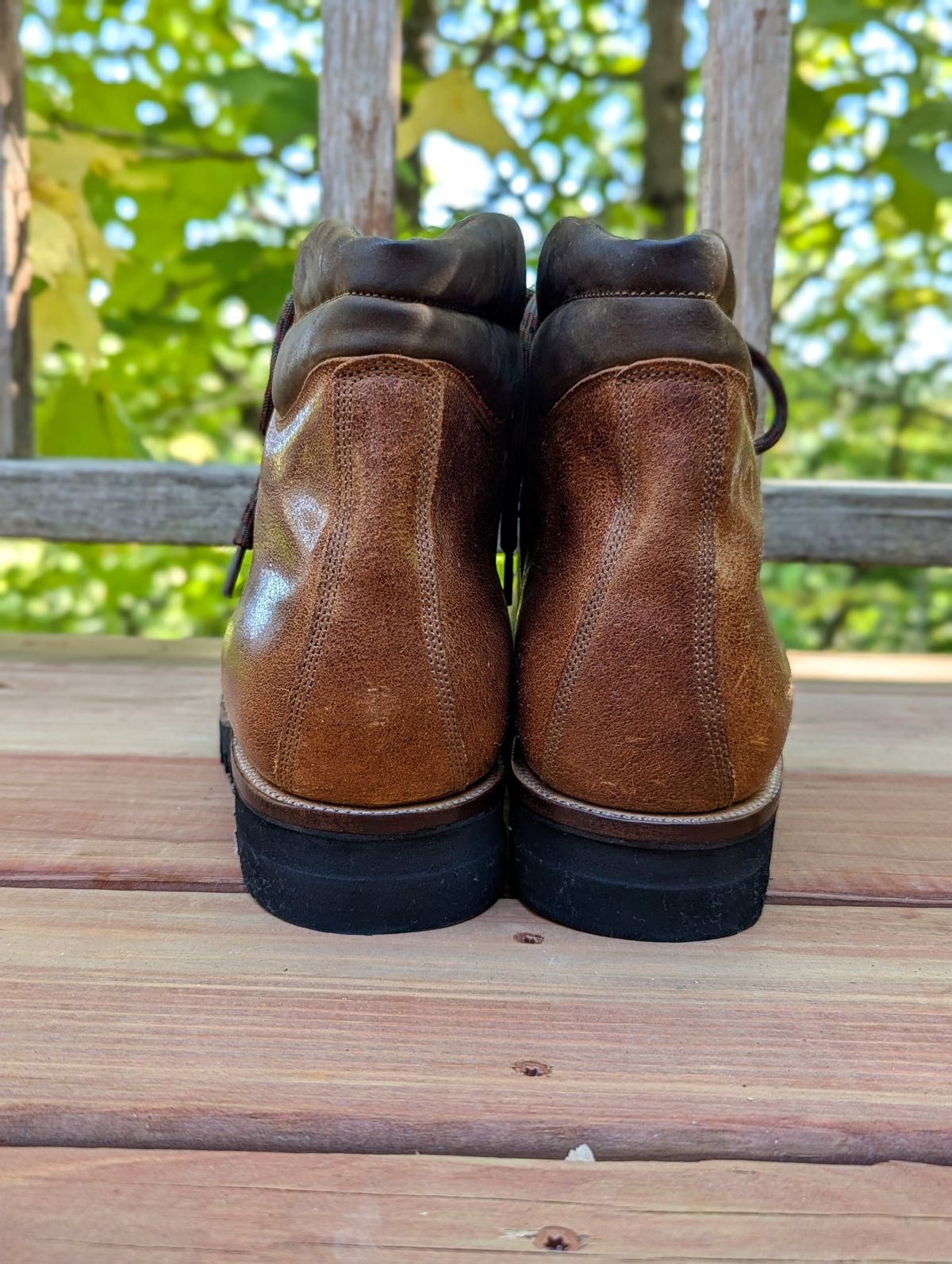 Photo by timelesstough on October 1, 2024 of the Viberg Pachena Bay in Maryam Cuoio Lux Roughout & Horween Mushroom Chamois.