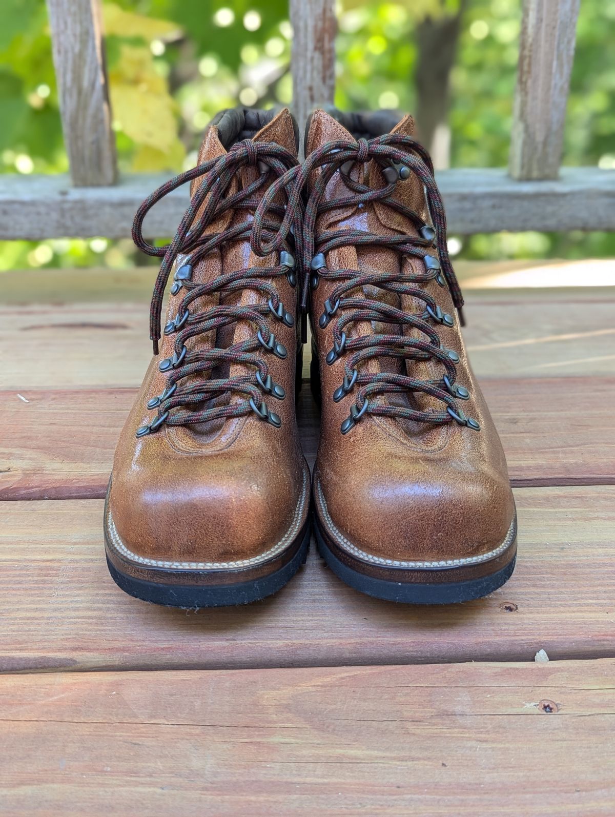 Photo by timelesstough on October 1, 2024 of the Viberg Pachena Bay in Maryam Cuoio Lux Roughout & Horween Mushroom Chamois.