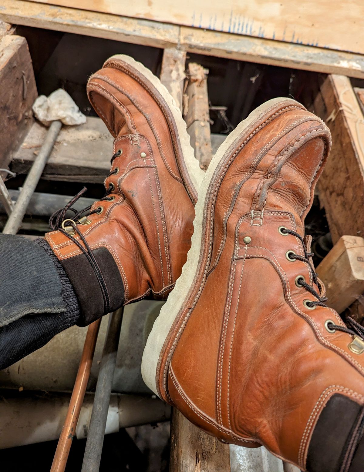 Photo by timelesstough on December 21, 2022 of the Grant Stone Field Boot in Badalassi Carlo Saddle Tan Minerva.