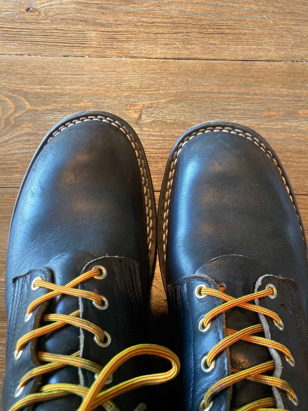 Photo by PostGhost on October 13, 2024 of the Nicks Free Range in Horween Black Chromexcel.