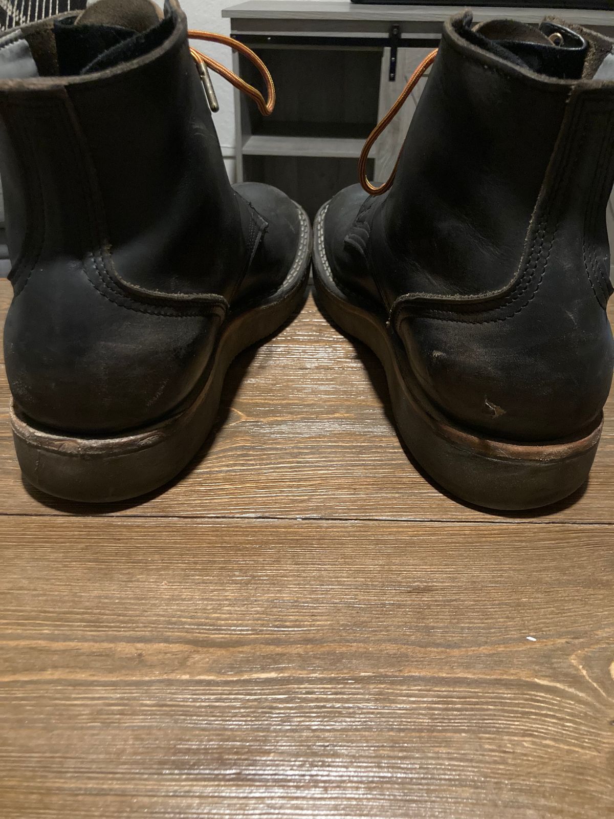 Photo by PostGhost on November 20, 2024 of the Nicks Free Range in Horween Black Chromexcel.