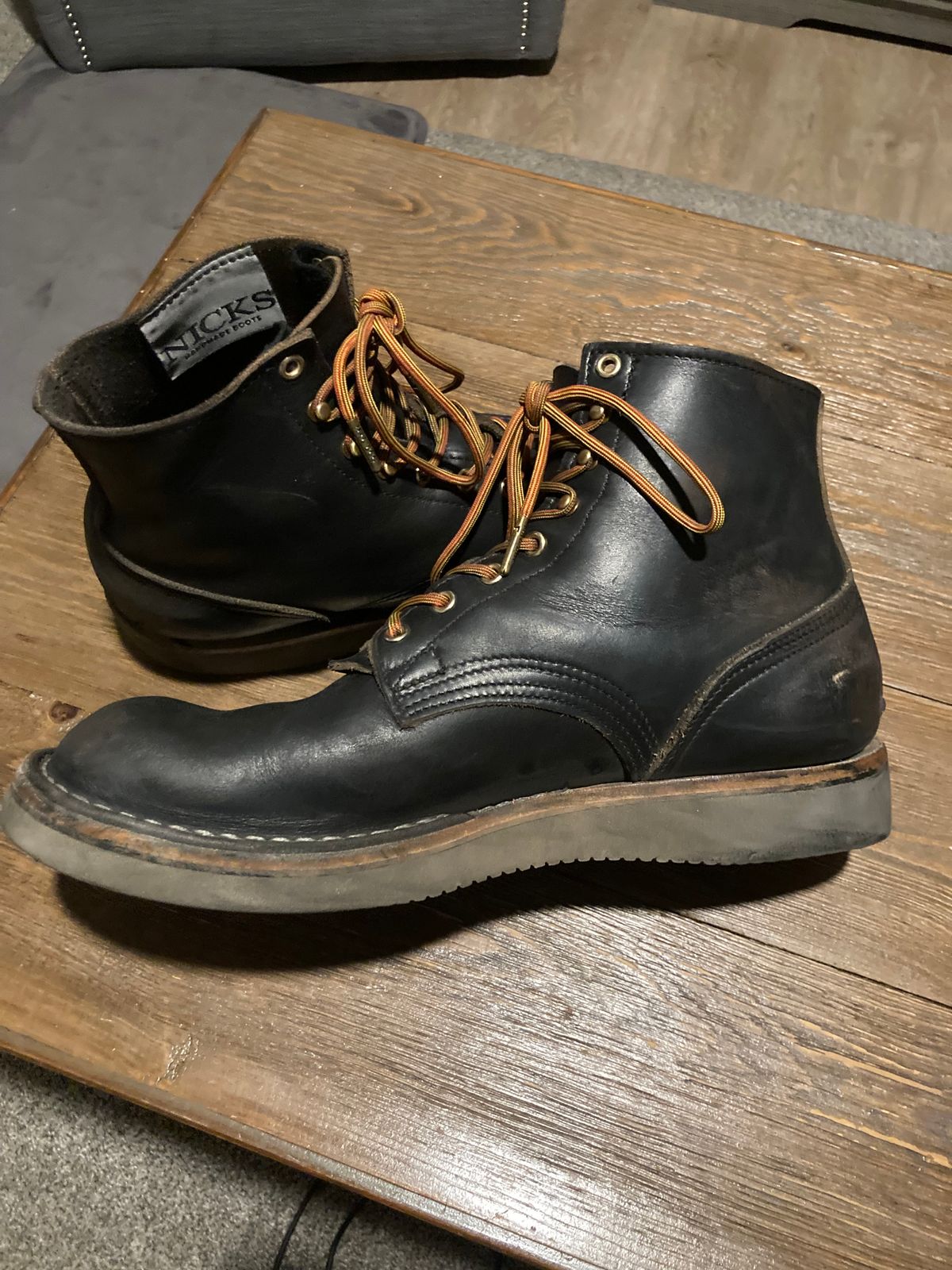 Photo by PostGhost on November 20, 2024 of the Nicks Free Range in Horween Black Chromexcel.