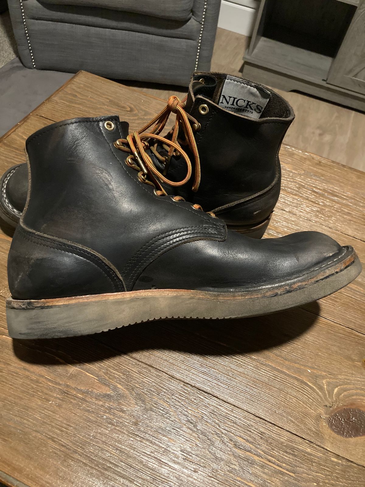 Photo by PostGhost on November 20, 2024 of the Nicks Free Range in Horween Black Chromexcel.