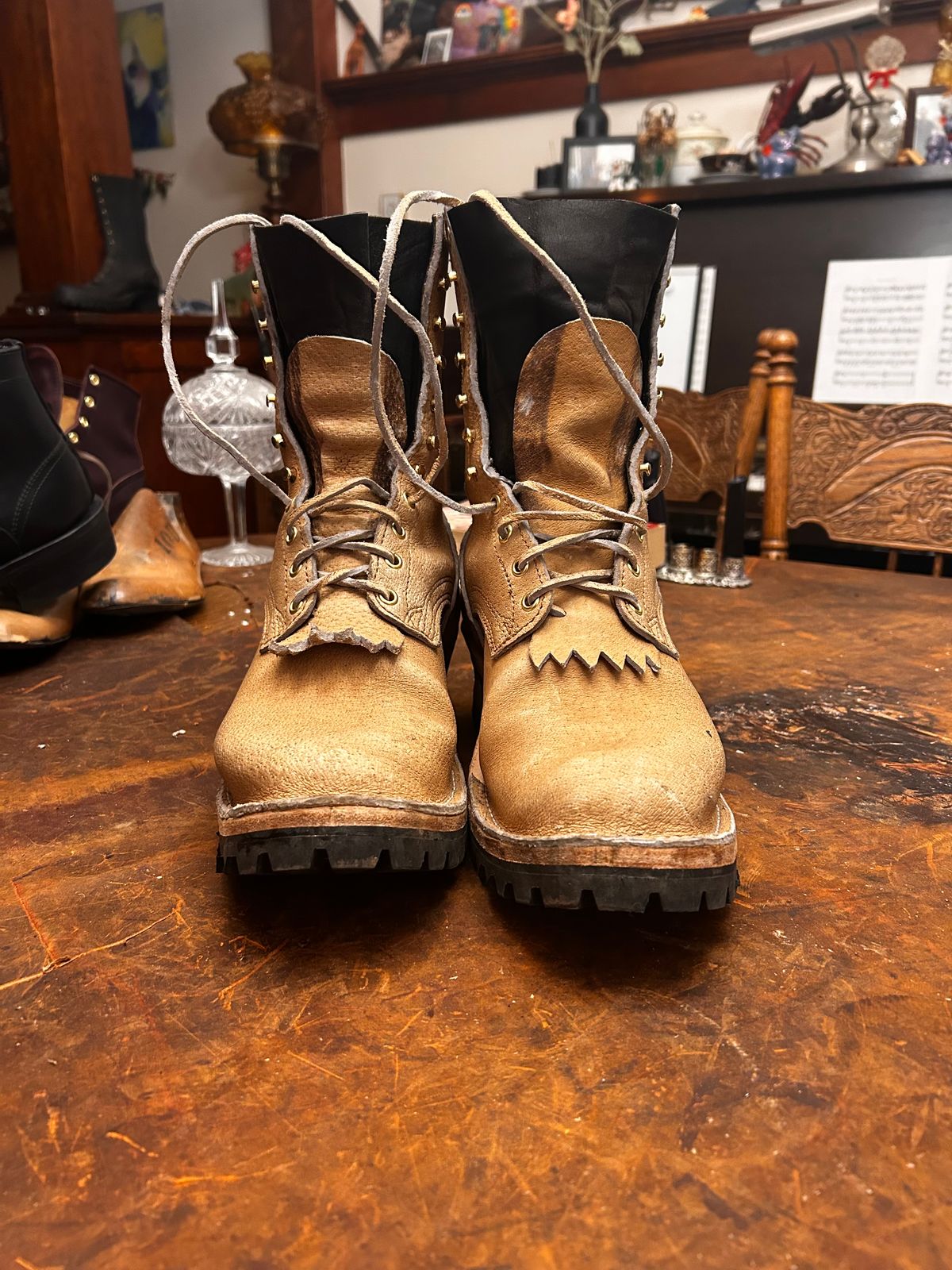 Photo by lmeinzinger on November 6, 2025 of the Self-Made Custom Model in Saddle Tan Boar.