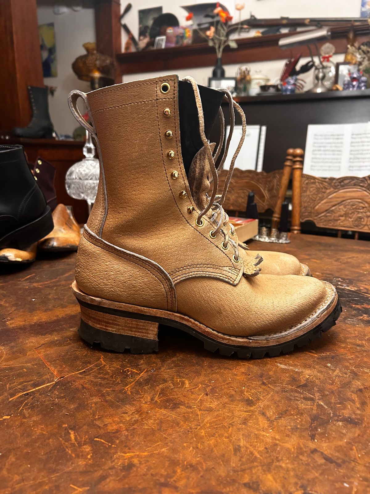 Photo by lmeinzinger on November 6, 2025 of the Self-Made Custom Model in Saddle Tan Boar.