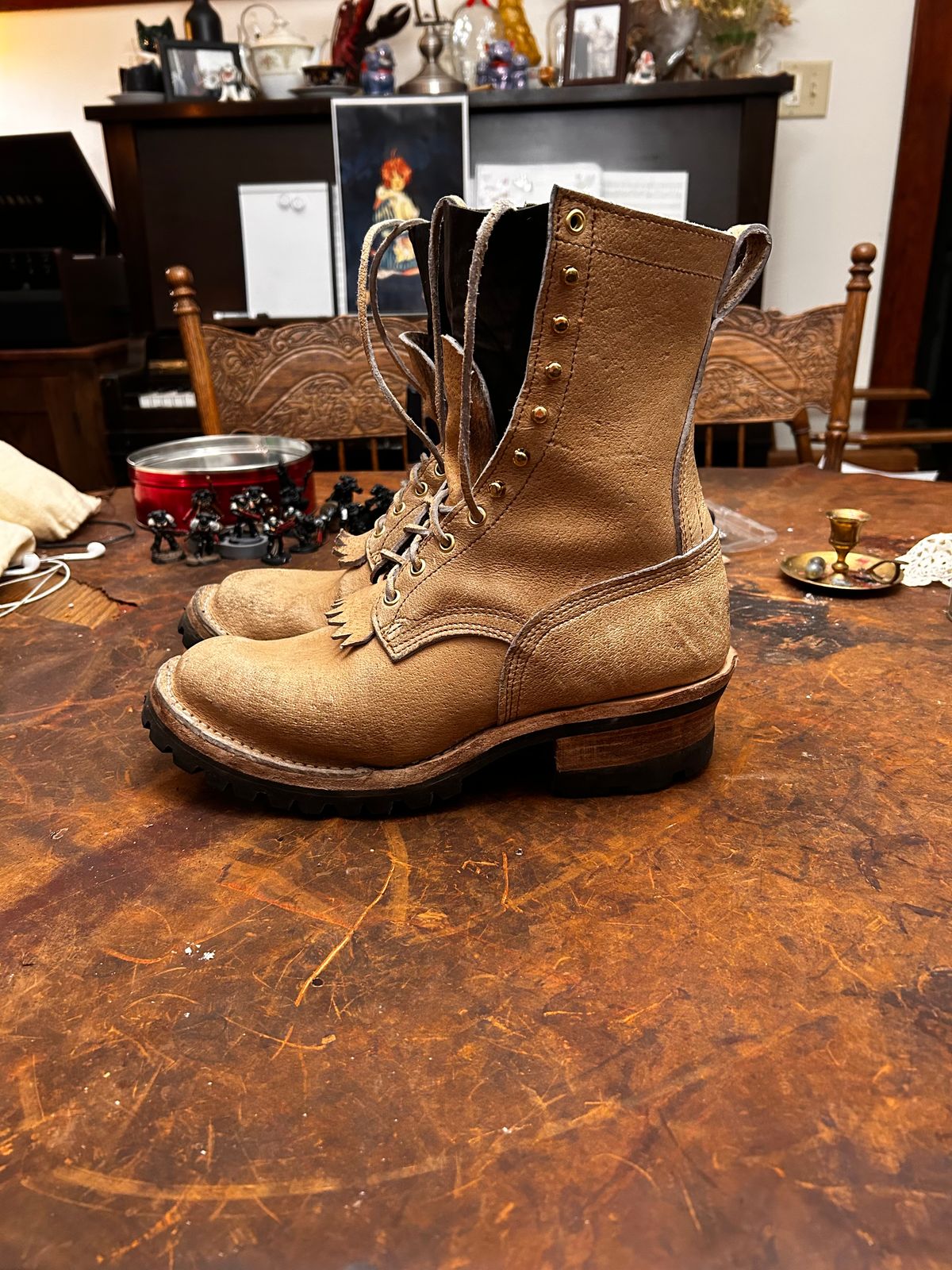 Photo by lmeinzinger on December 6, 2025 of the Self-Made Custom Model in Saddle Tan Boar.