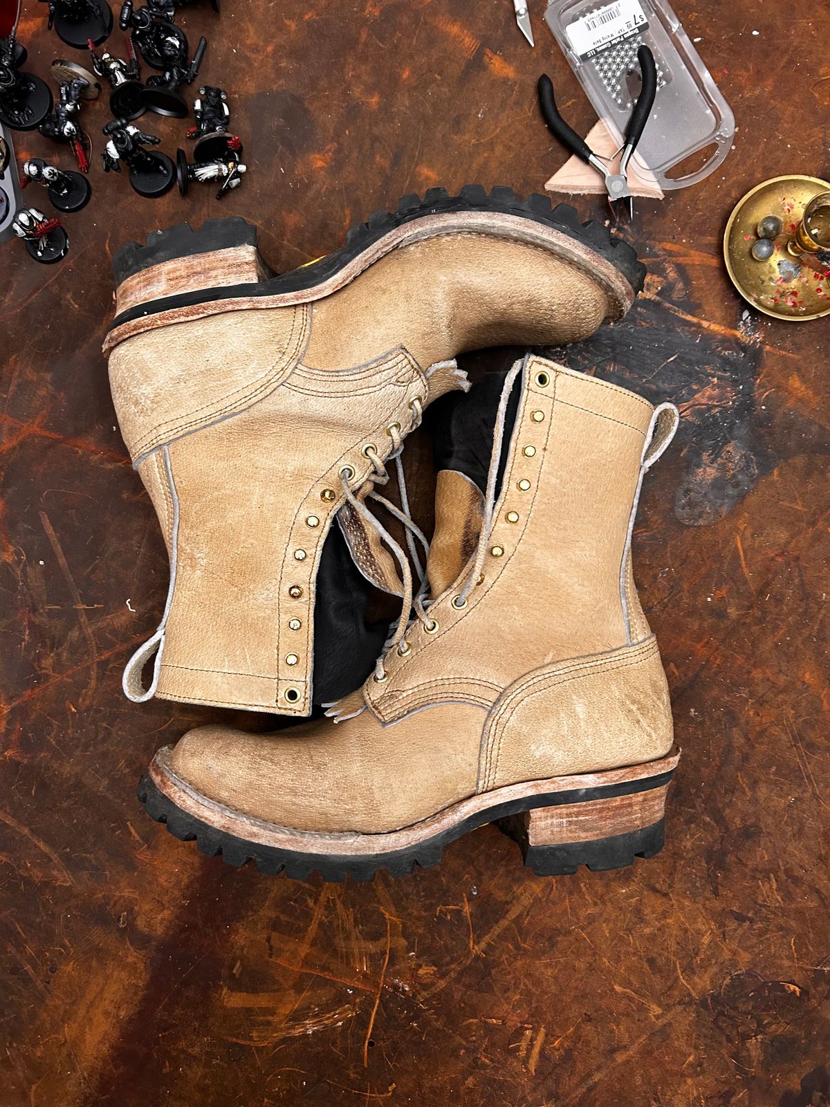 Photo by lmeinzinger on December 6, 2025 of the Self-Made Custom Model in Saddle Tan Boar.