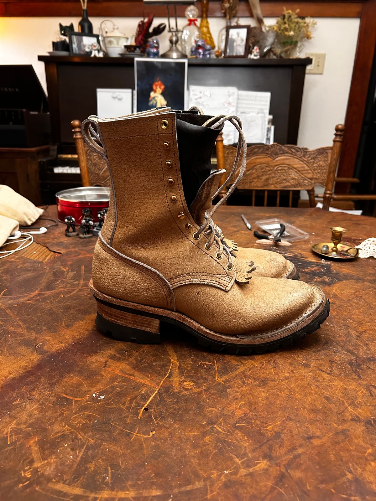 Photo by lmeinzinger on December 6, 2025 of the Self-Made Custom Model in Saddle Tan Boar.