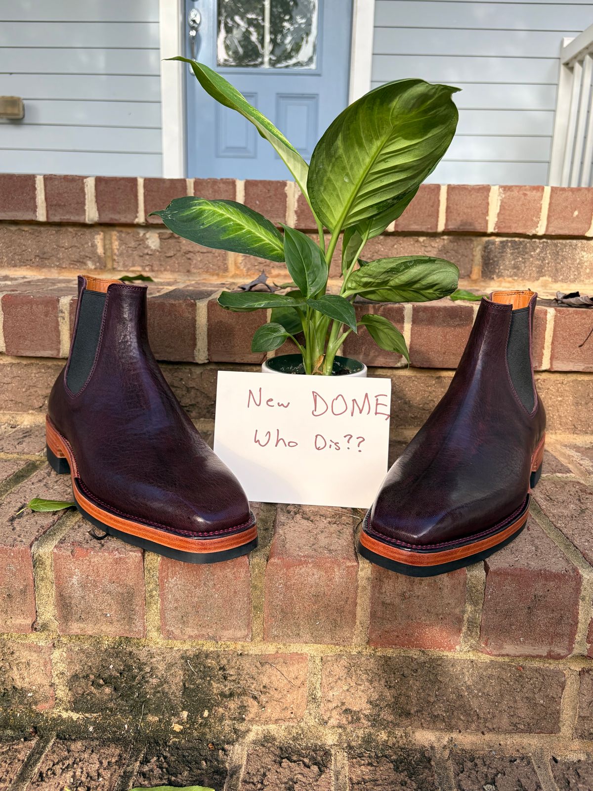 Photo by PinyonPine on October 1, 2025 of the Renav Renav / RTW Chelsea in Horween Aspen DHF Burgundy.