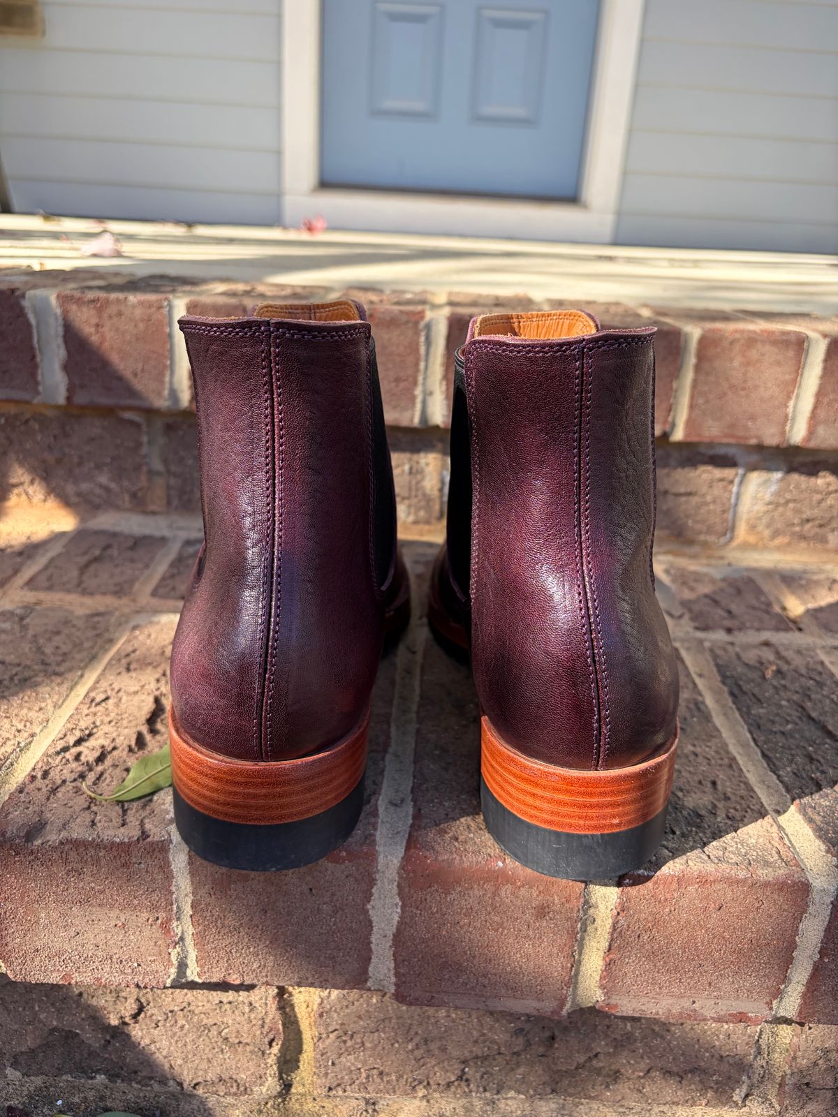 Photo by PinyonPine on November 4, 2025 of the Renav Renav / RTW Chelsea in Horween Aspen DHF Burgundy.