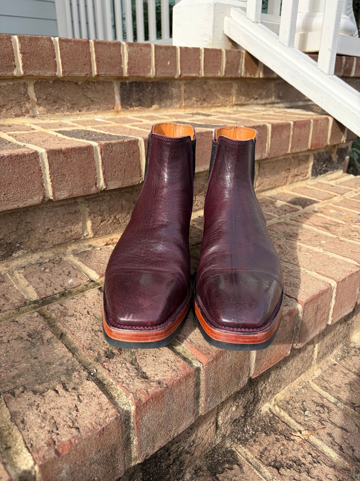 Photo by PinyonPine on December 4, 2025 of the Renav Renav / RTW Chelsea in Horween Aspen DHF Burgundy.