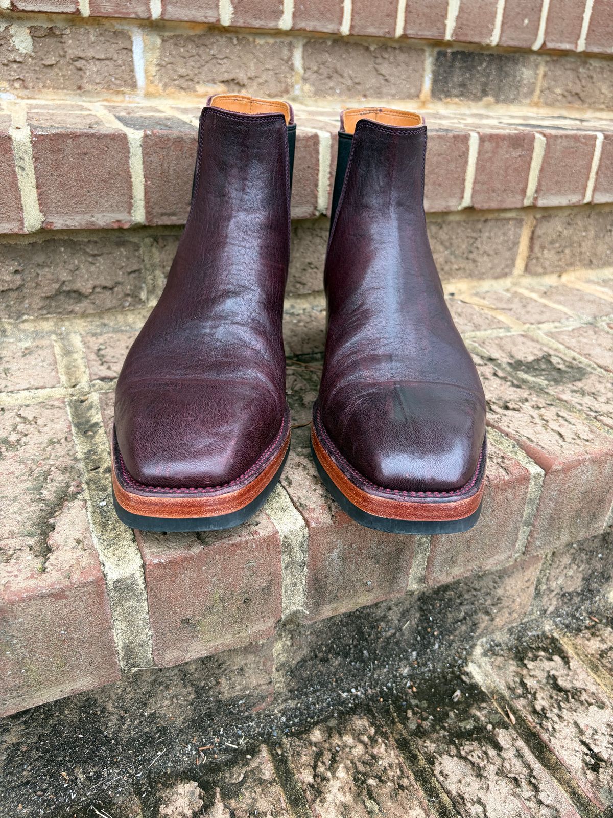 Photo by PinyonPine on January 3, 2026 of the Renav Renav / RTW Chelsea in Horween Aspen DHF Burgundy.