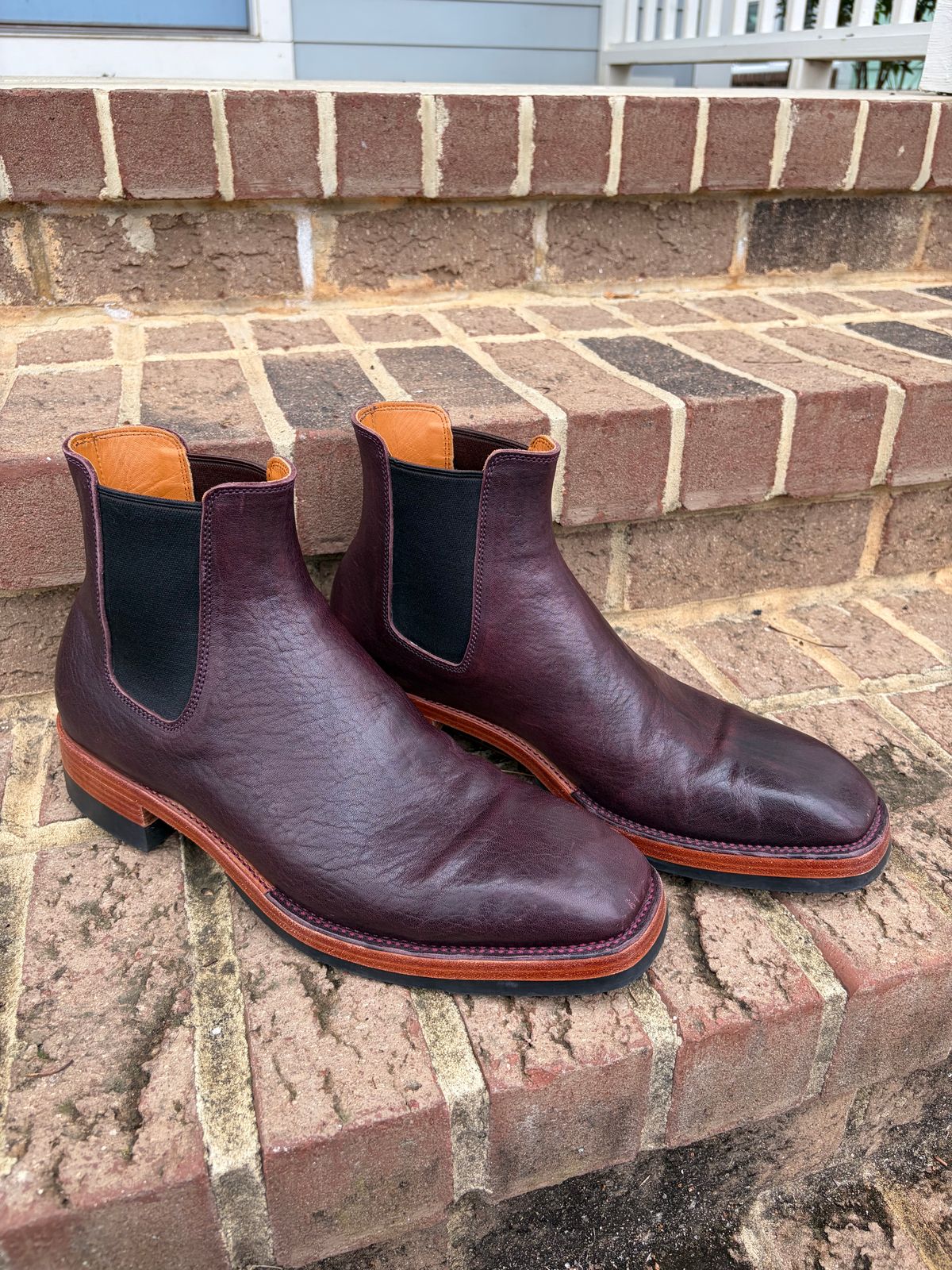 Photo by PinyonPine on January 3, 2026 of the Renav Renav / RTW Chelsea in Horween Aspen DHF Burgundy.