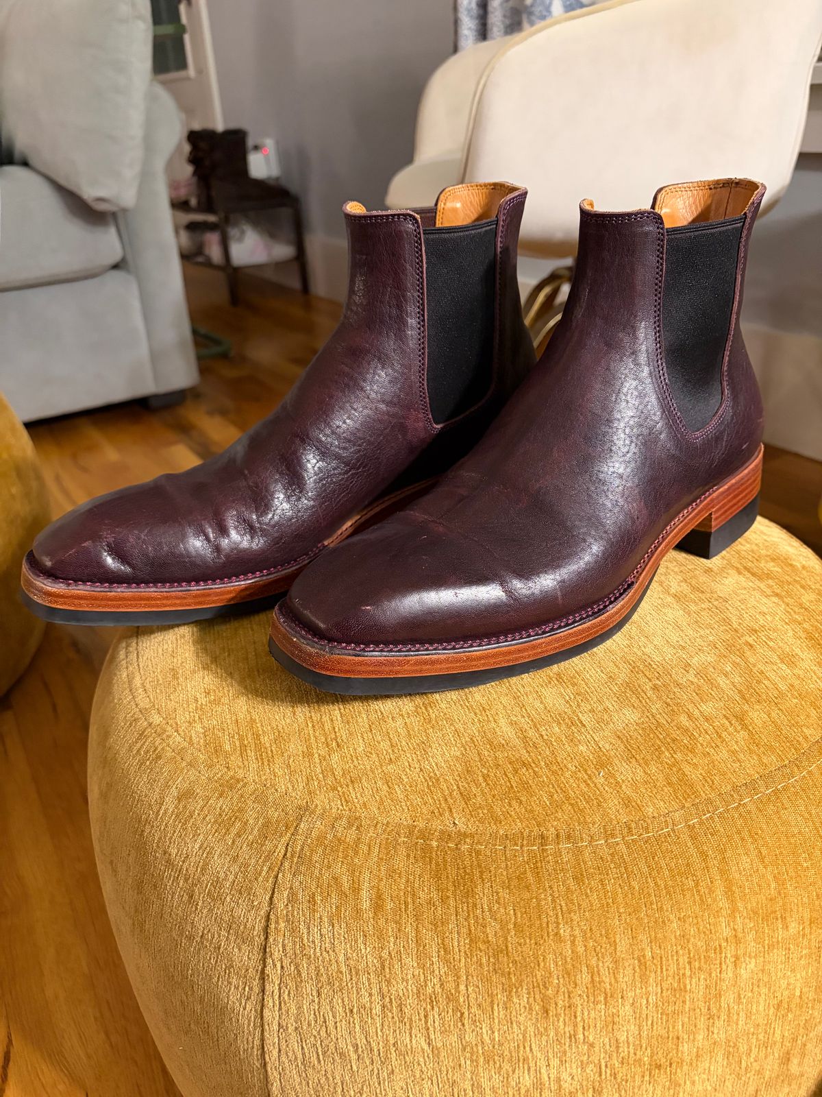 Photo by PinyonPine on February 6, 2026 of the Renav Renav / RTW Chelsea in Horween Aspen DHF Burgundy.