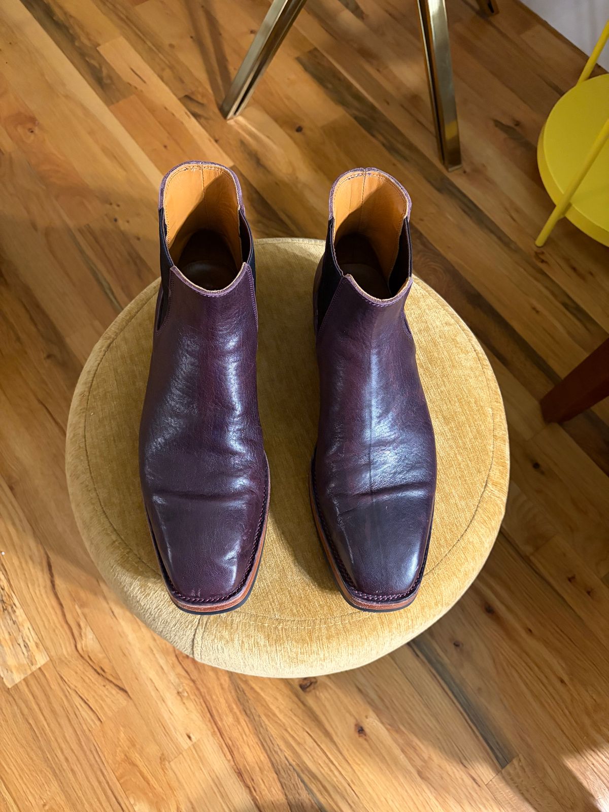 Photo by PinyonPine on February 6, 2026 of the Renav Renav / RTW Chelsea in Horween Aspen DHF Burgundy.