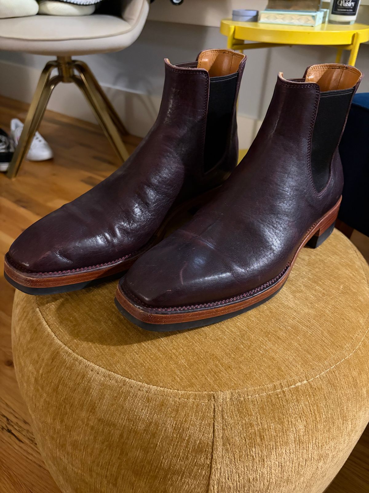 Photo by PinyonPine on March 6, 2026 of the Renav Renav / RTW Chelsea in Horween Aspen DHF Burgundy.