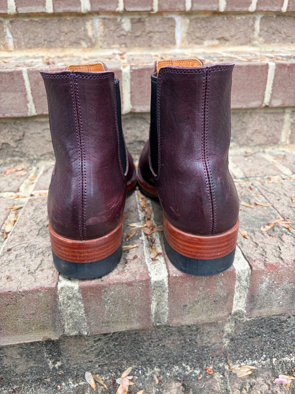 Photo by PinyonPine on April 5, 2026 of the Renav Renav / RTW Chelsea in Horween Aspen DHF Burgundy.