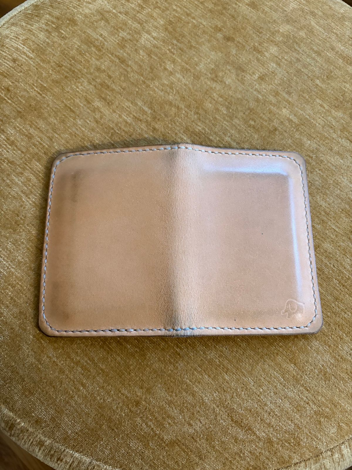 Photo by PinyonPine on December 5, 2025 of the Oldwalrus Two Slot Bifold Wallet in Horween Double Glazed Natural Latigo.