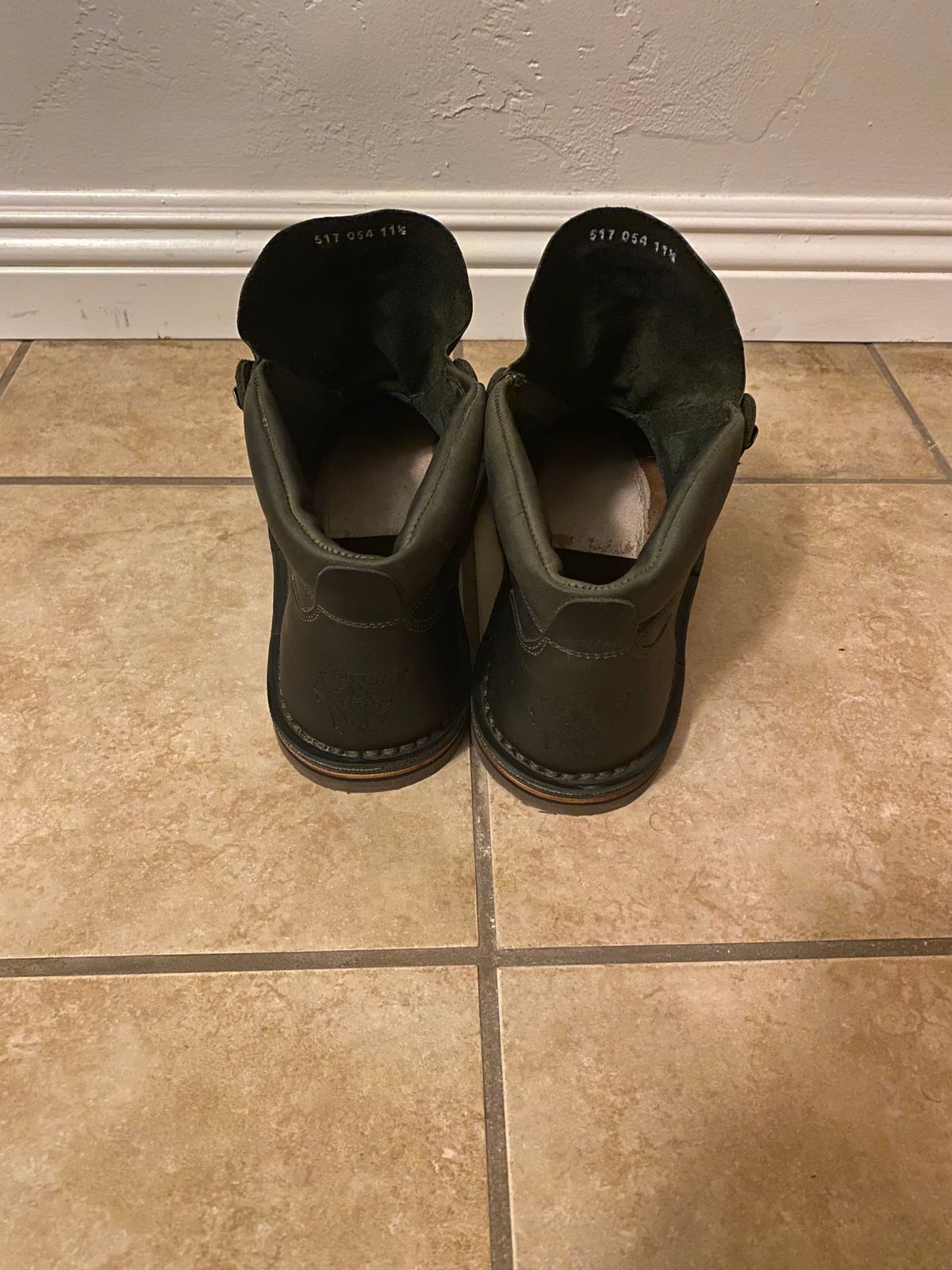 Photo by Andreas_V on May 23, 2025 of the Jim Green African Ranger Barefoot Boot in Houston Green.