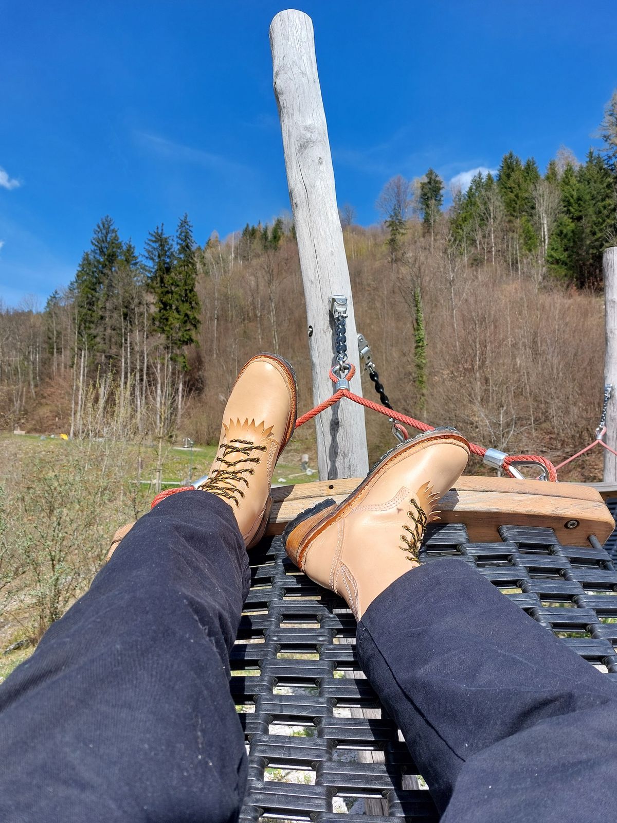 Photo by trystanfranziskus on March 29, 2024 of the Trystan Franziskus Custom Model in Italian natural Veg Tan 3.8mm & Italian natural Veg Tan Belly 2mm.