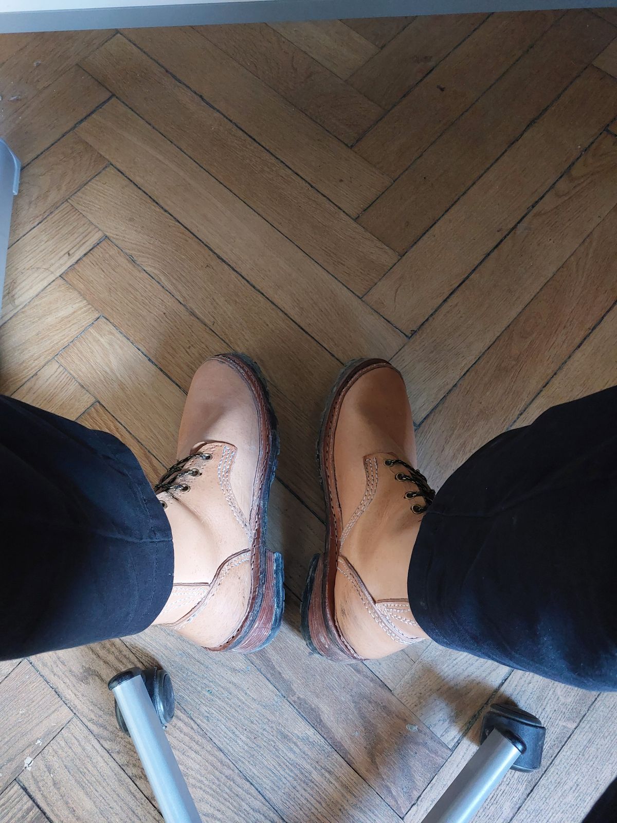 Photo by trystanfranziskus on April 16, 2024 of the Trystan Franziskus Custom Model in Italian natural Veg Tan 3.8mm & Italian natural Veg Tan Belly 2mm.