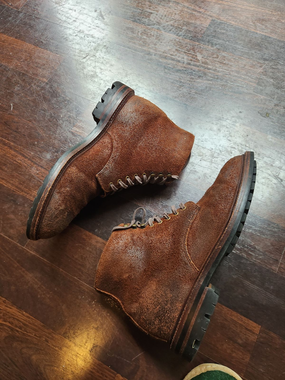 Photo by Tieric on June 21, 2025 of the Grant Stone Edward Boot in C.F. Stead Dark Oak Roughout.