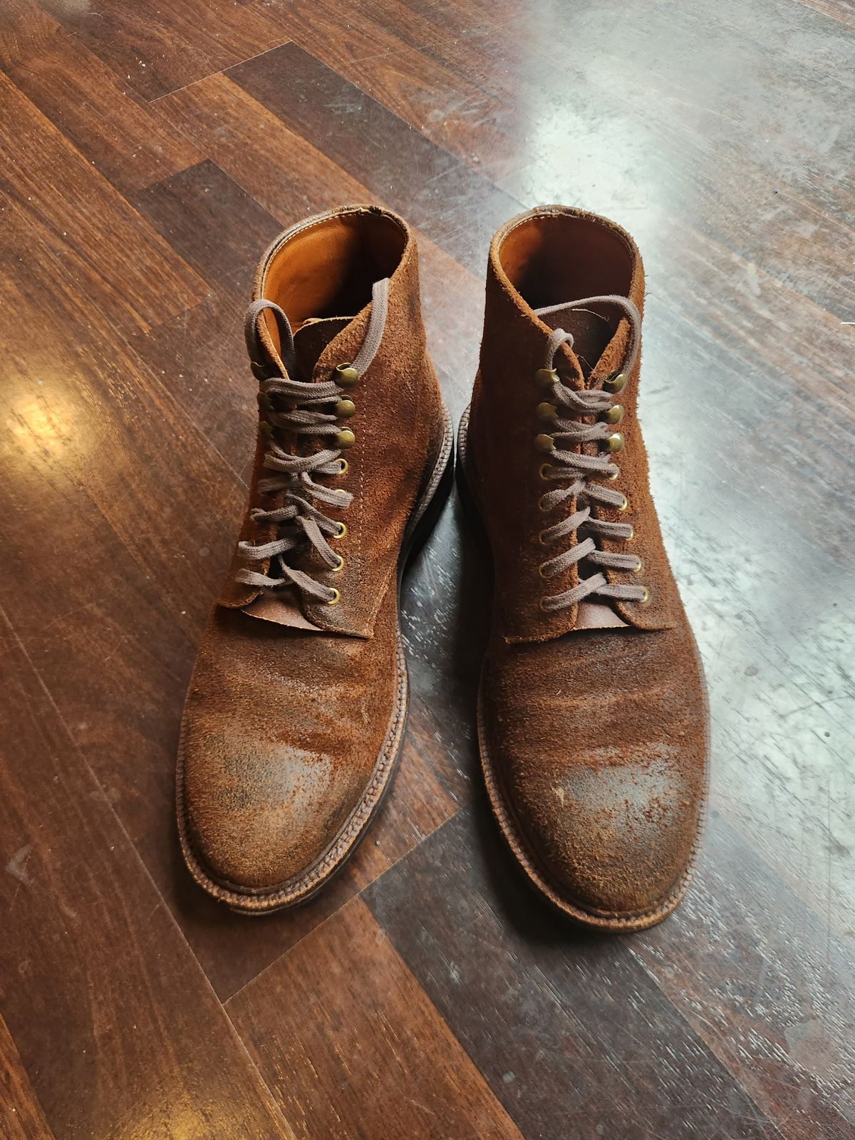 Photo by Tieric on June 21, 2025 of the Grant Stone Edward Boot in C.F. Stead Dark Oak Roughout.