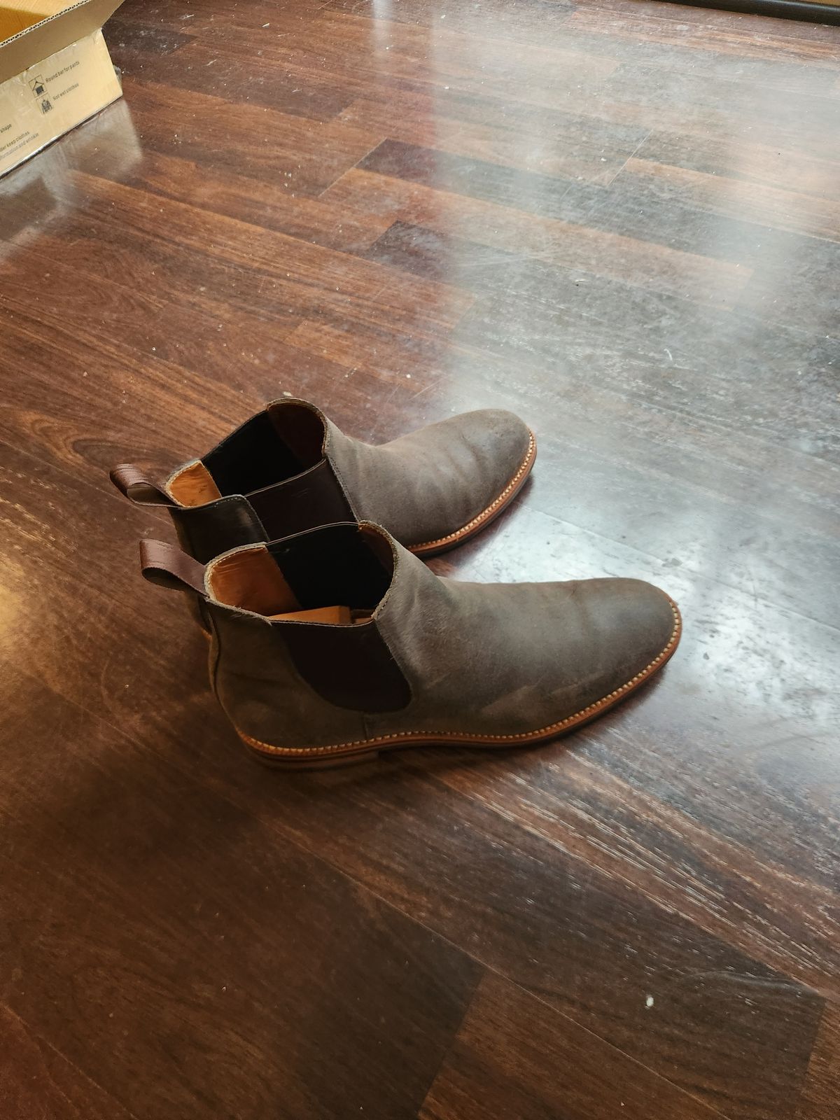 Photo by Tieric on June 21, 2025 of the Grant Stone Chelsea Boot in C.F. Stead Earth Waxy Commander Suede.