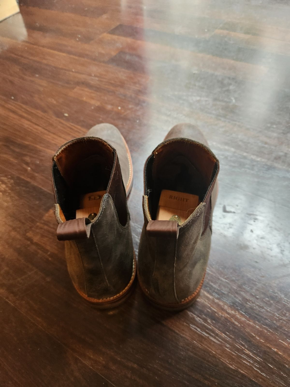 Photo by Tieric on June 21, 2025 of the Grant Stone Chelsea Boot in C.F. Stead Earth Waxy Commander Suede.