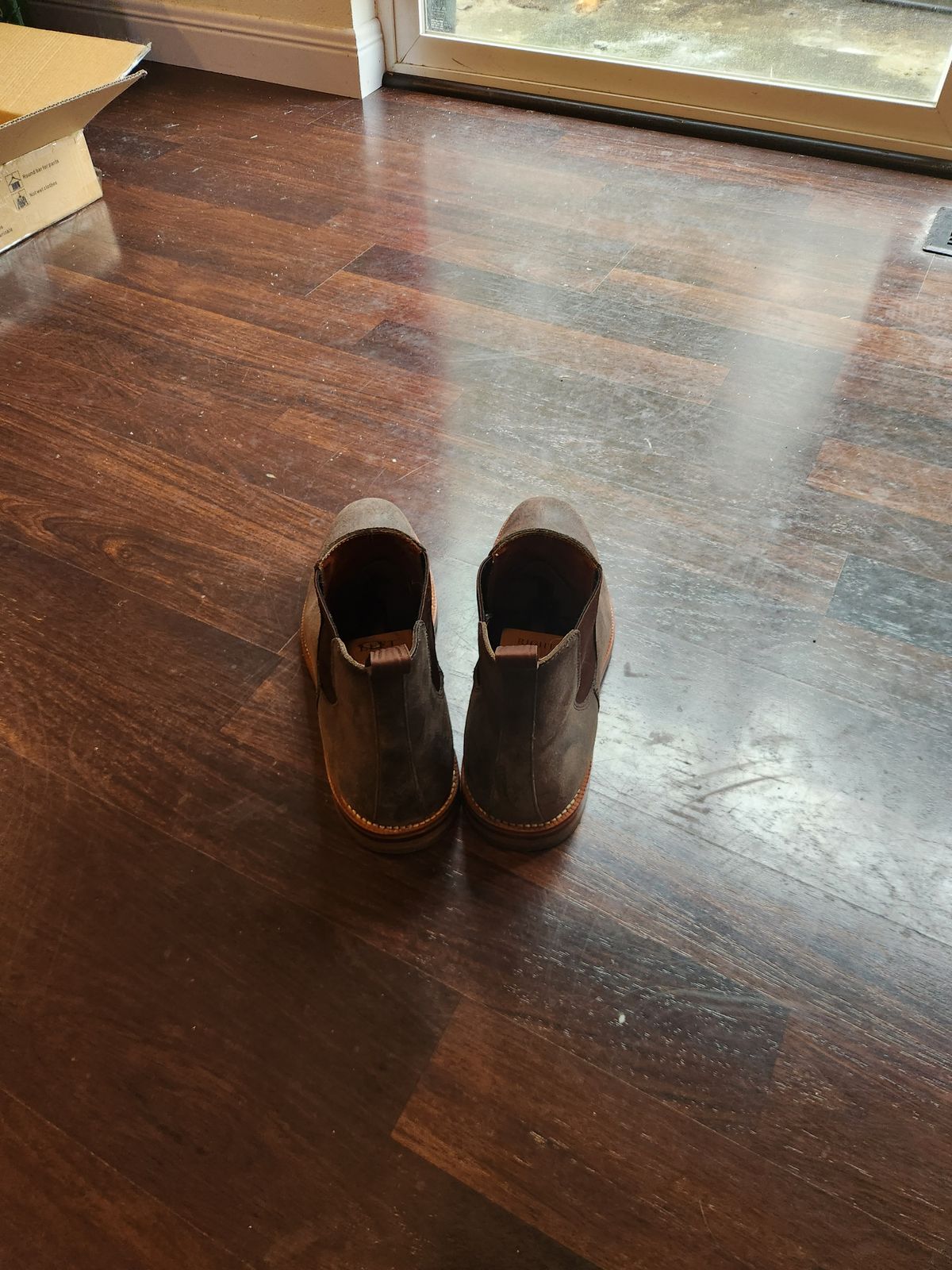 Photo by Tieric on June 21, 2025 of the Grant Stone Chelsea Boot in C.F. Stead Earth Waxy Commander Suede.
