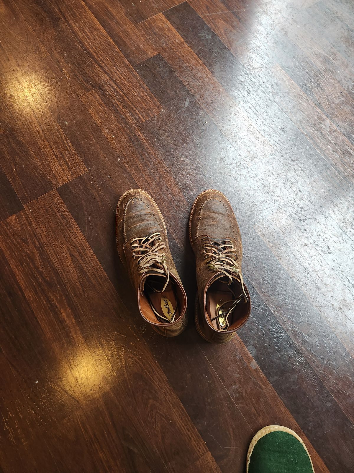 Photo by Tieric on June 21, 2025 of the Parkhurst The Niagara in C.F. Stead Light Brown Waxy Commander Suede.