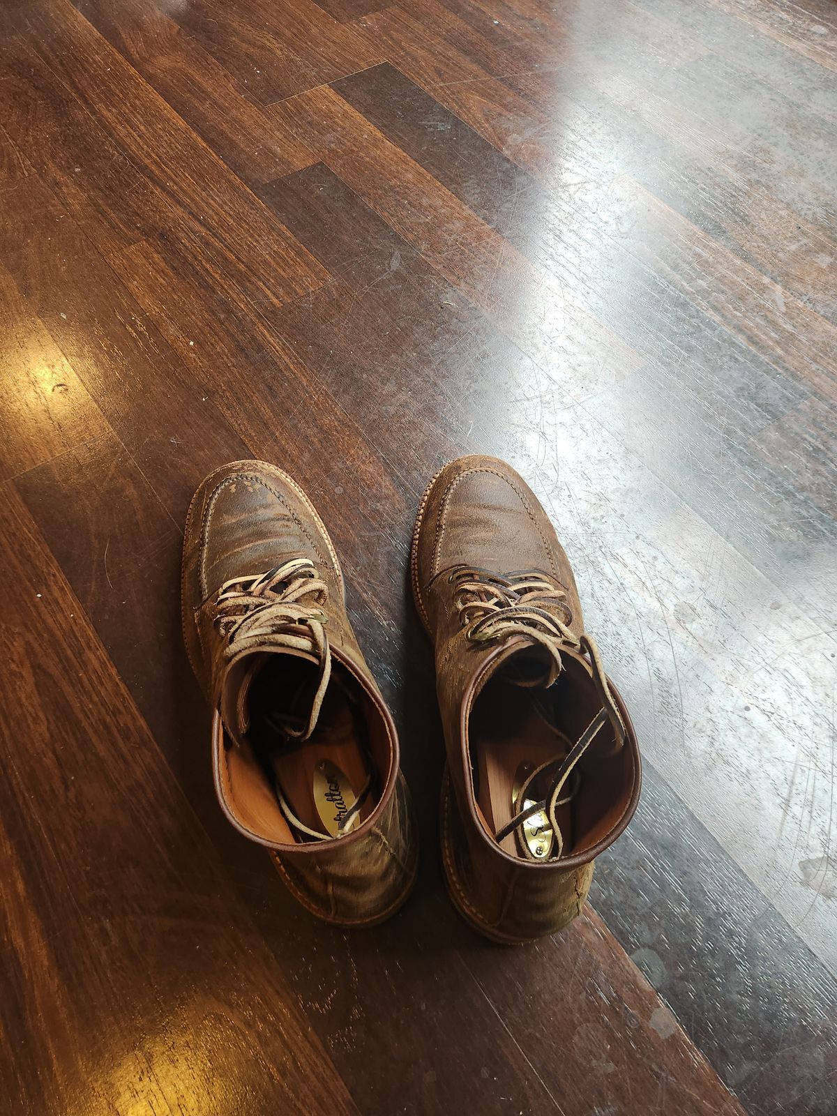 Photo by Tieric on June 21, 2025 of the Parkhurst The Niagara in C.F. Stead Light Brown Waxy Commander Suede.