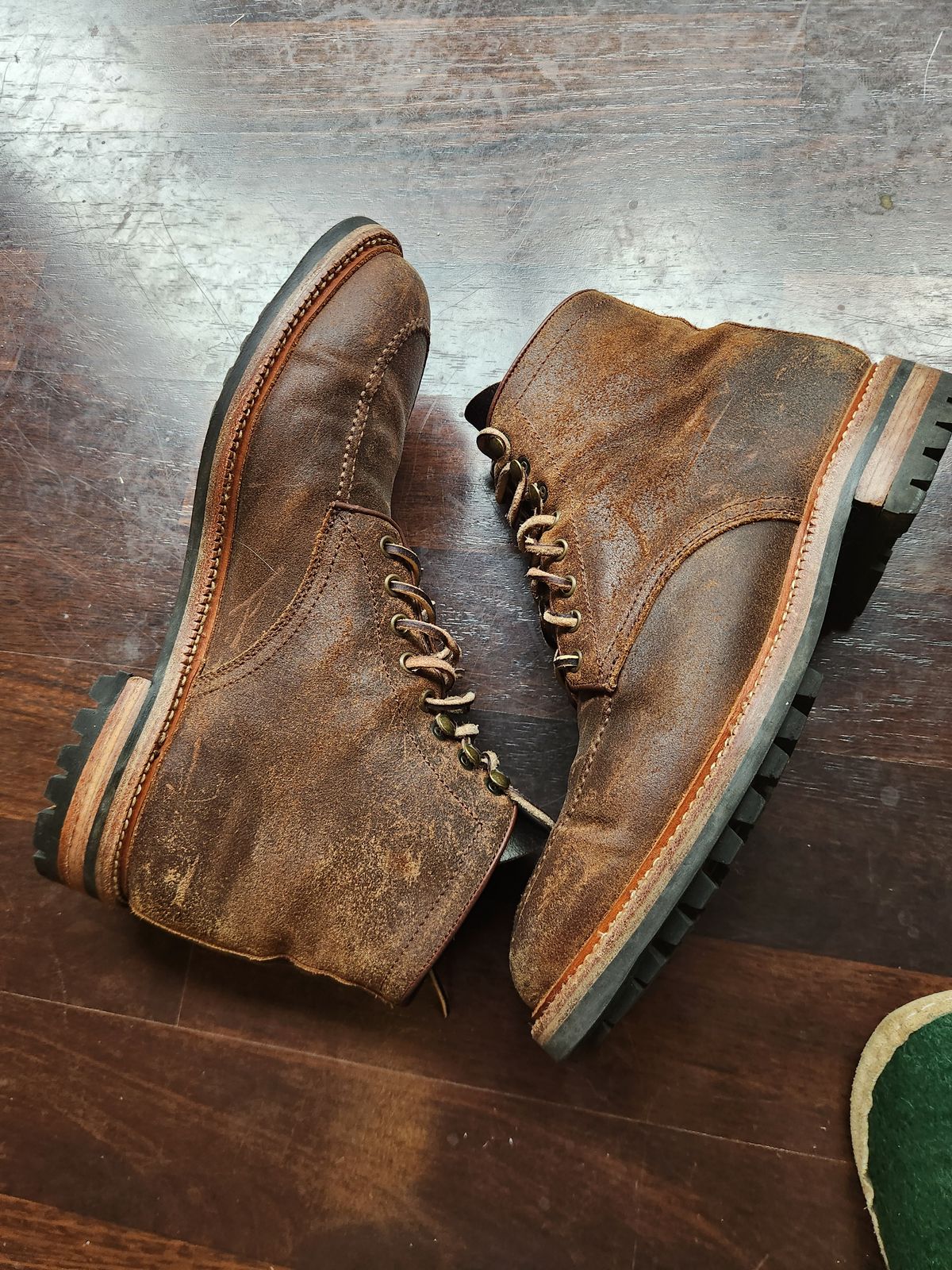 Photo by Tieric on June 21, 2025 of the Parkhurst The Niagara in C.F. Stead Light Brown Waxy Commander Suede.
