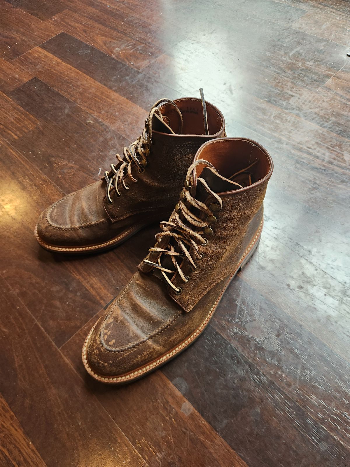 Photo by Tieric on June 21, 2025 of the Parkhurst The Niagara in C.F. Stead Light Brown Waxy Commander Suede.