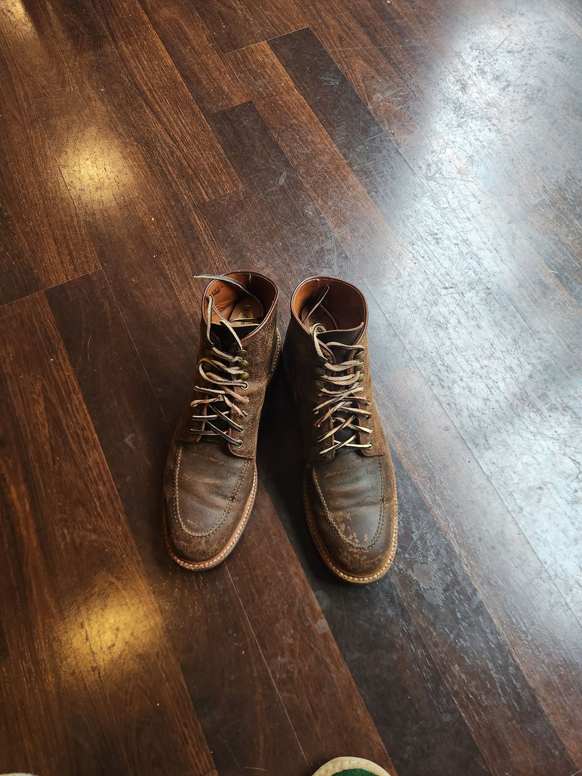 Photo by Tieric on June 21, 2025 of the Parkhurst The Niagara in C.F. Stead Light Brown Waxy Commander Suede.