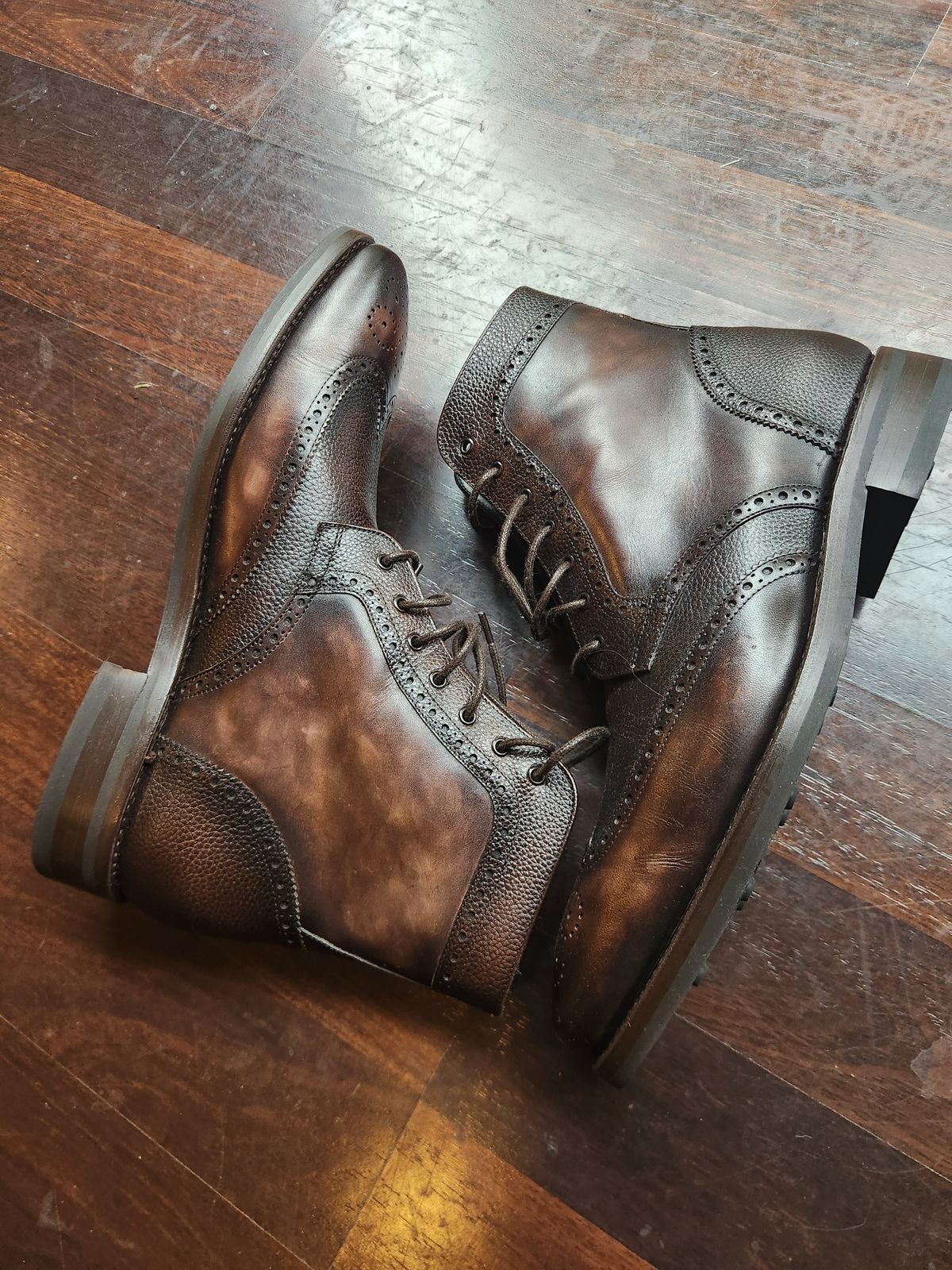 Photo by Tieric on June 21, 2025 of the Thursday Wingtip in Thursday / Dark Oak.