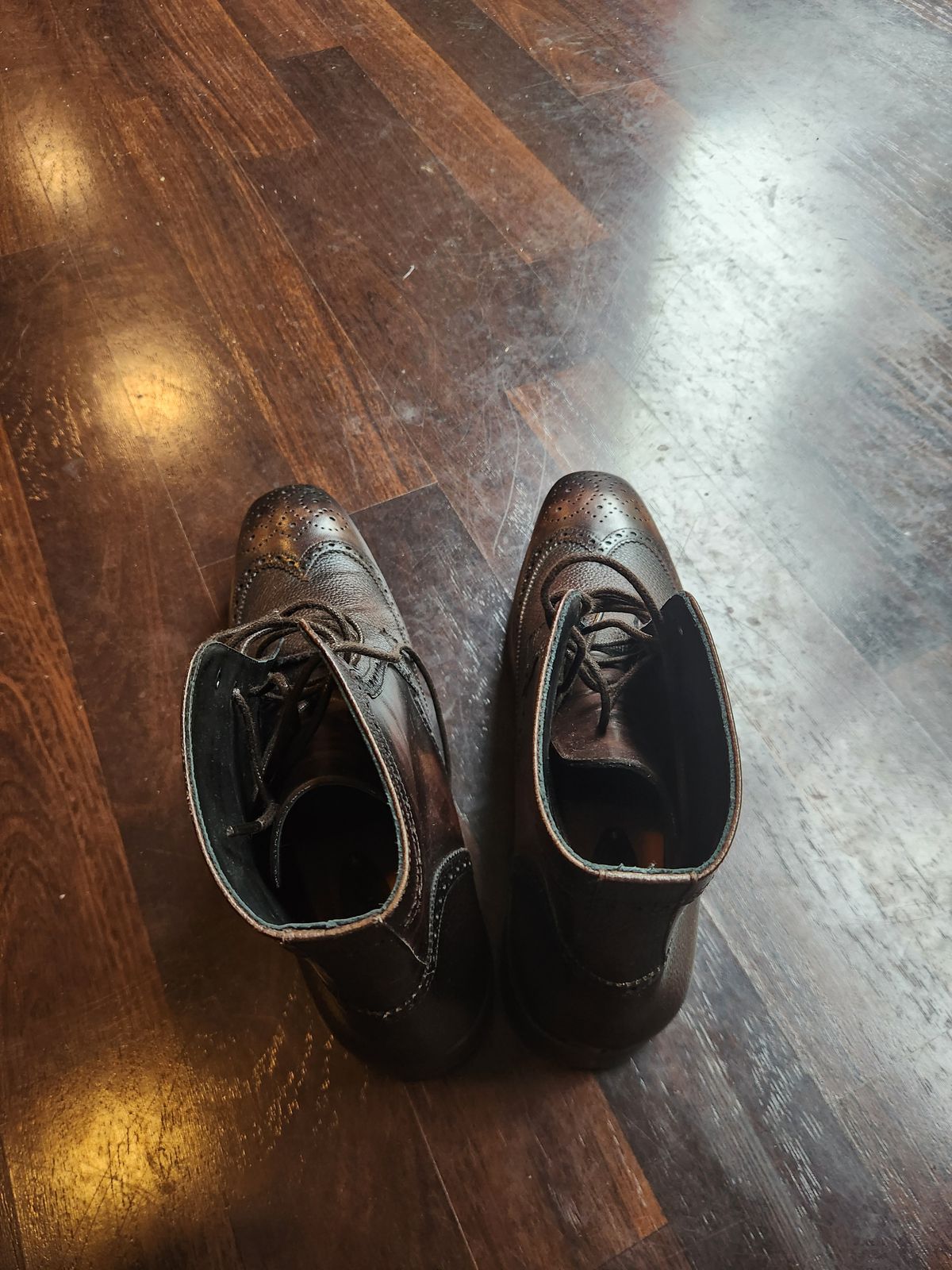 Photo by Tieric on June 21, 2025 of the Thursday Wingtip in Thursday / Dark Oak.