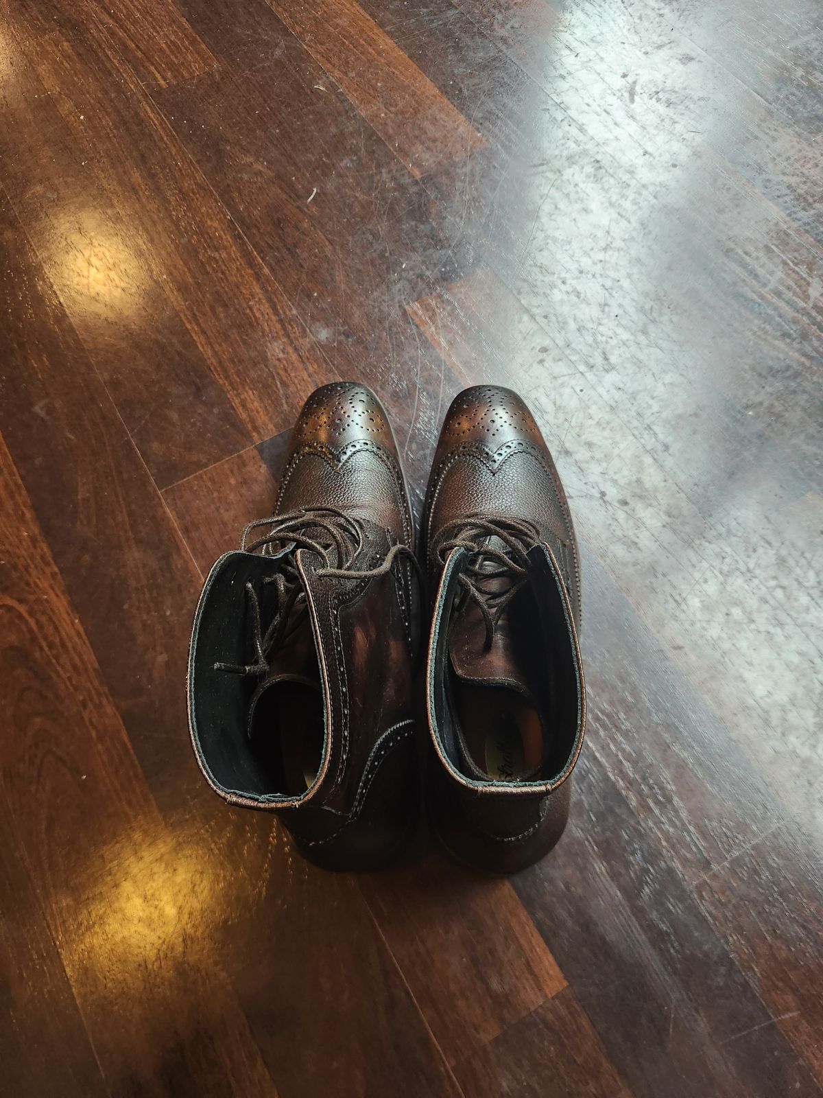 Photo by Tieric on June 21, 2025 of the Thursday Wingtip in Thursday / Dark Oak.
