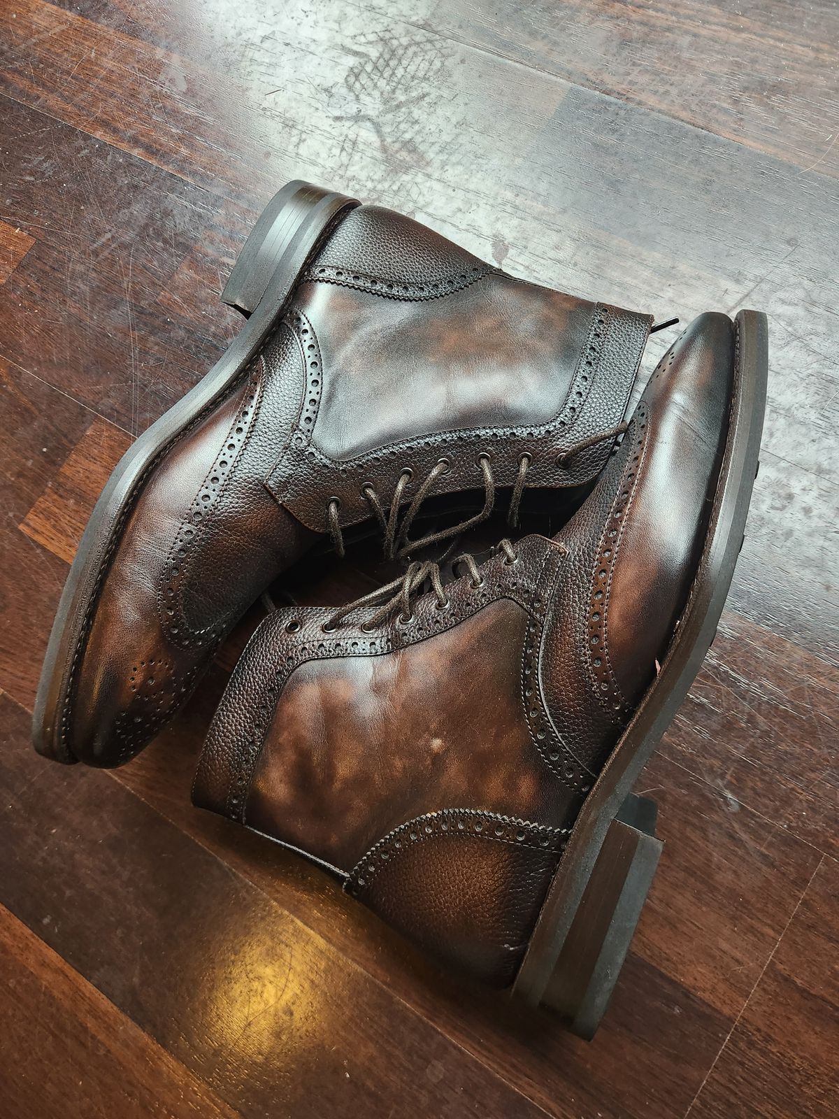 Photo by Tieric on June 21, 2025 of the Thursday Wingtip in Thursday / Dark Oak.