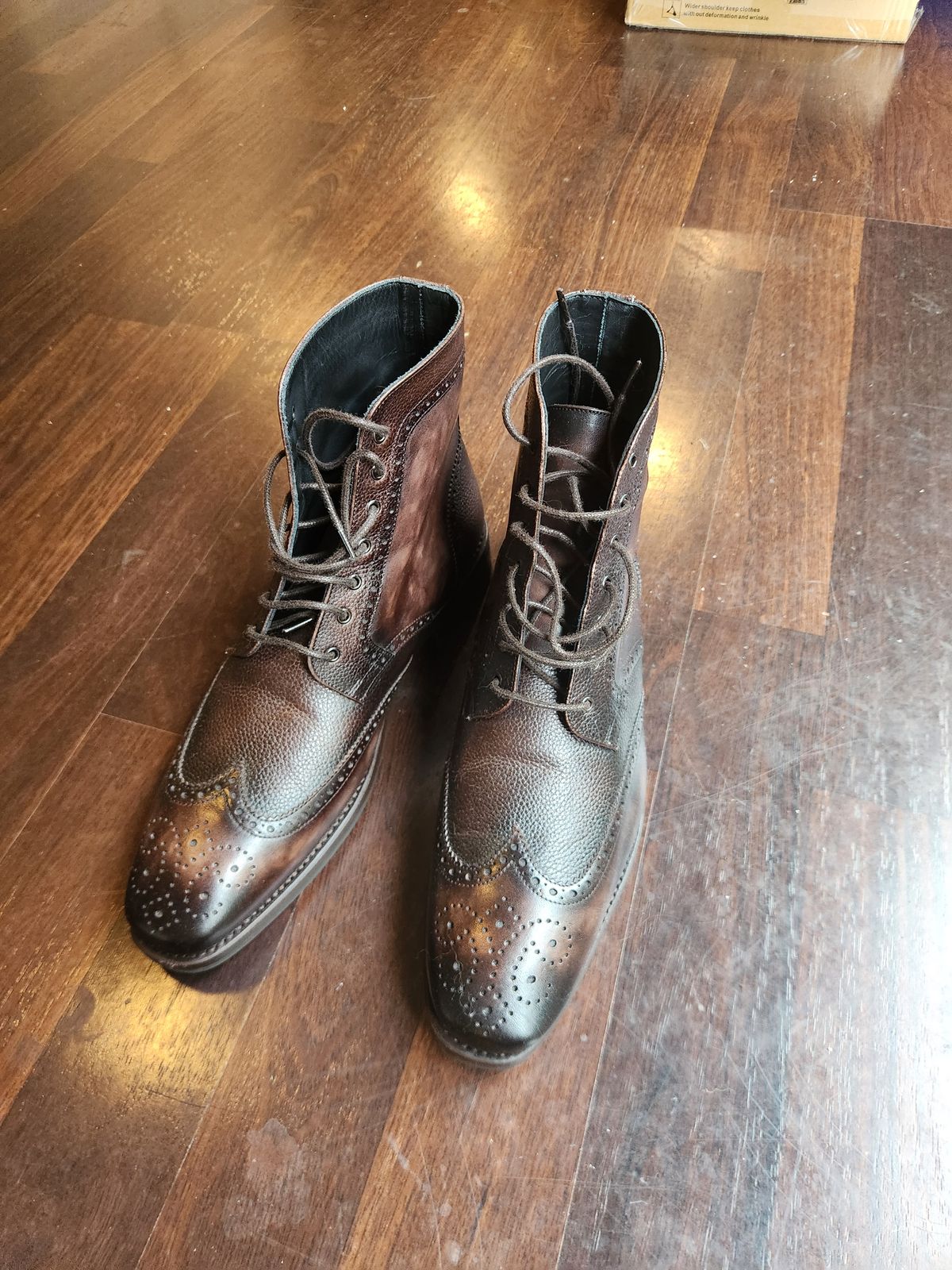 Photo by Tieric on June 21, 2025 of the Thursday Wingtip in Thursday / Dark Oak.