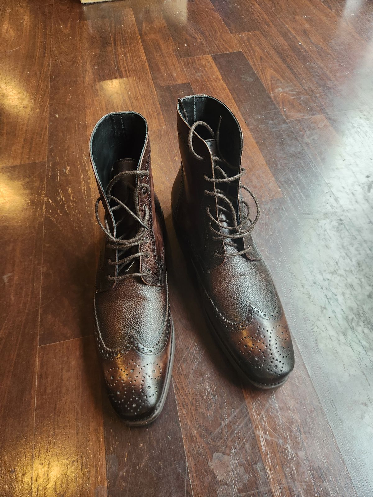 Photo by Tieric on June 21, 2025 of the Thursday Wingtip in Thursday / Dark Oak.