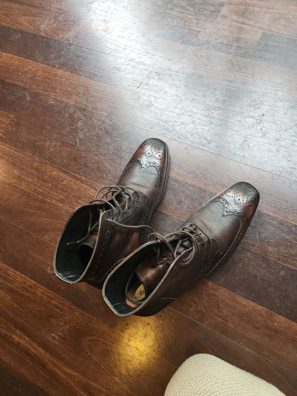 Photo by Tieric on June 21, 2025 of the Thursday Wingtip in Thursday / Dark Oak.