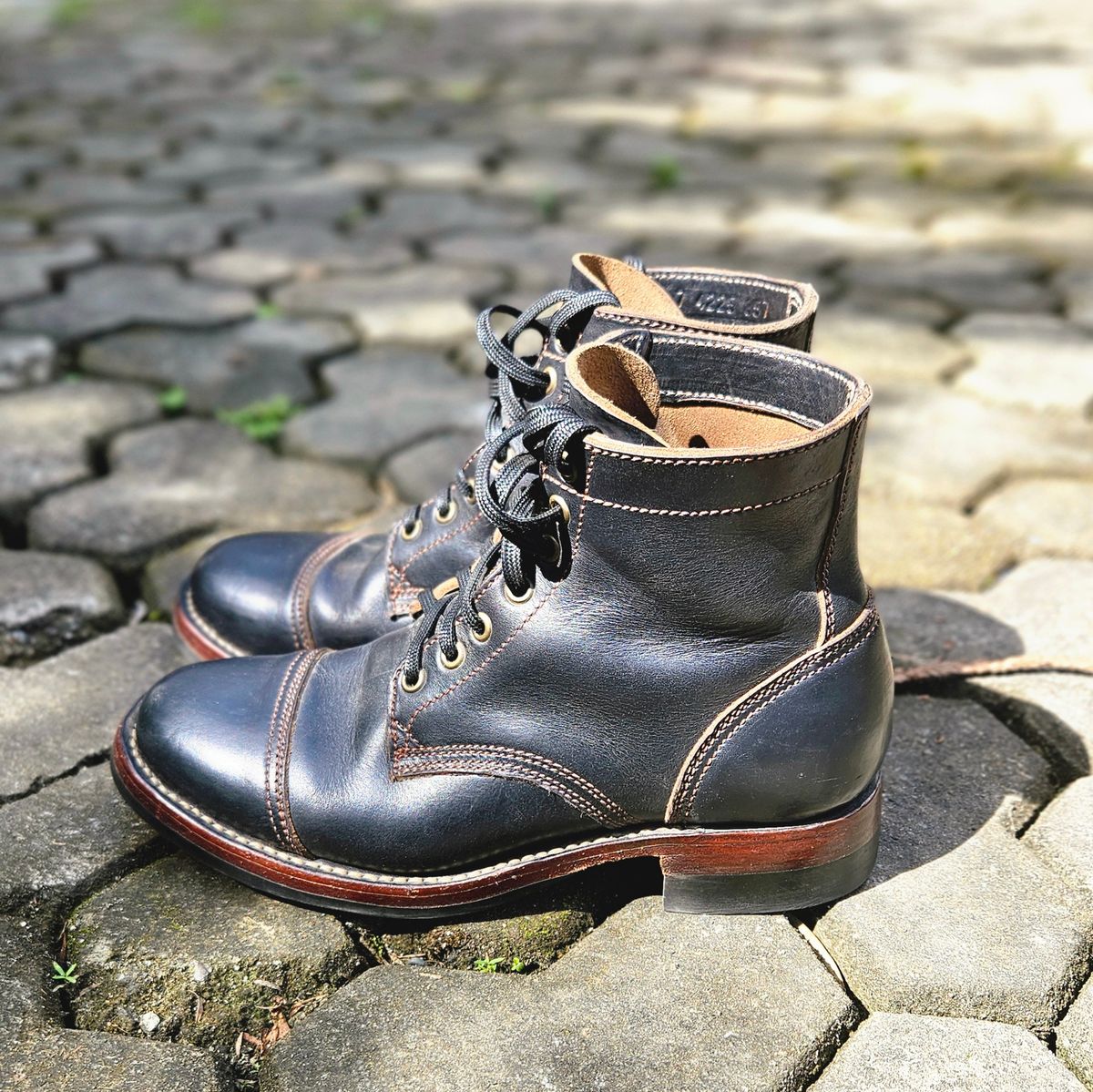 Photo by Teomedro on January 25, 2026 of the Willie's Handmade Boots Service Boot in Horween Black Chromexcel.