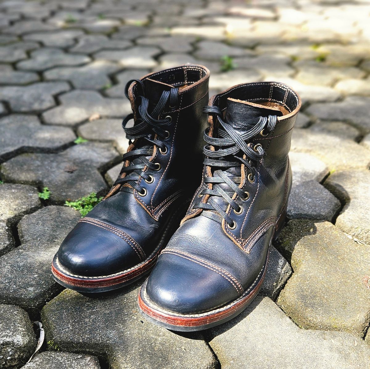 Photo by Teomedro on January 25, 2026 of the Willie's Handmade Boots Service Boot in Horween Black Chromexcel.