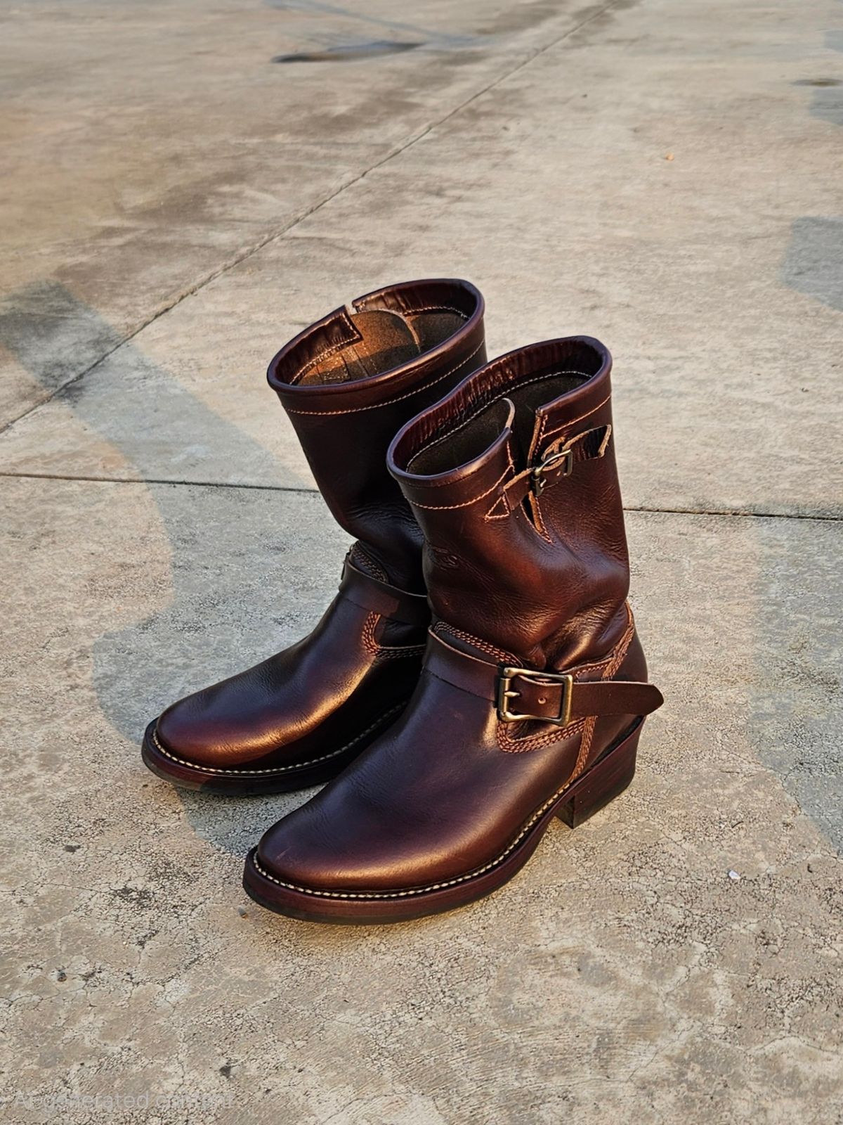 Photo by Teomedro on April 25, 2026 of the Willie's Handmade Boots Willie's Handmade Boots / Engineer Boots in Horween Brown Chromexcel Horsehide.