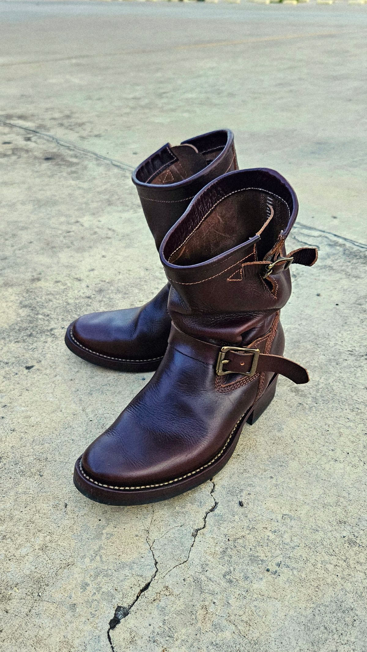 Photo by Teomedro on June 8, 2026 of the Willie's Handmade Boots Willie's Handmade Boots / Engineer Boots in Horween Brown Chromexcel Horsehide.