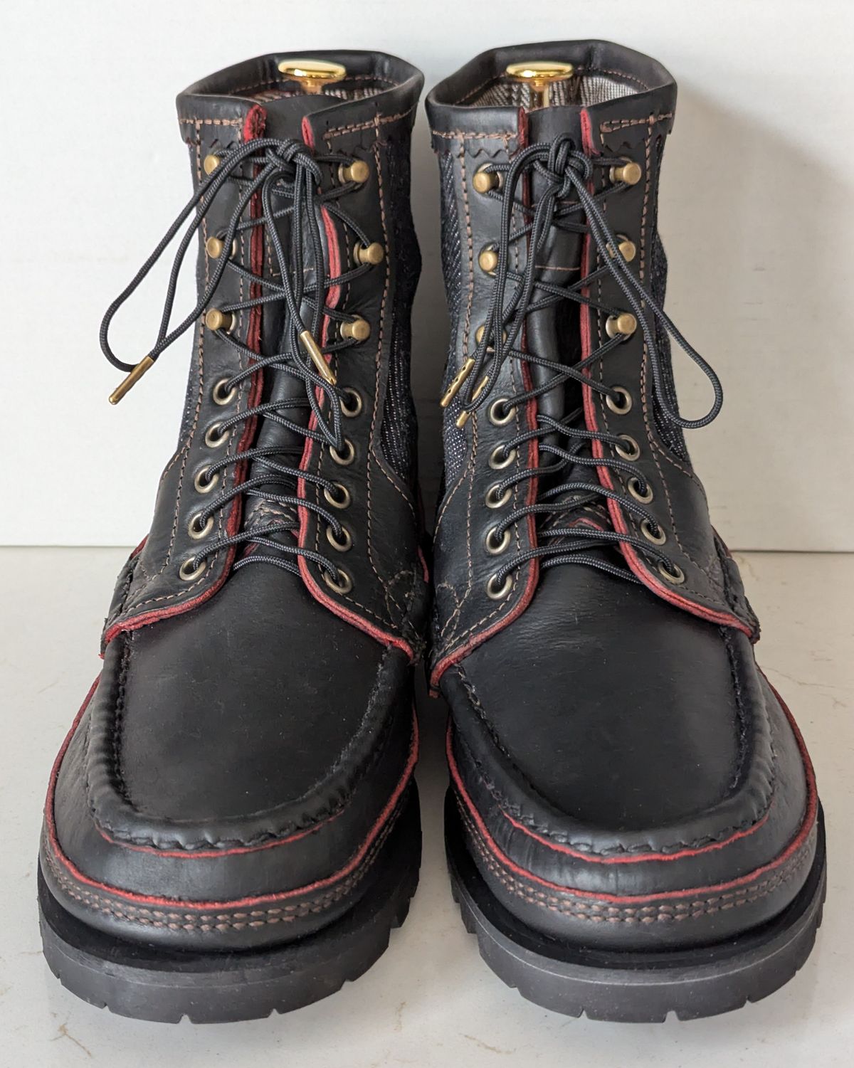 Photo by habibiboots7 on October 17, 2025 of the Russell Moccasin Co. Blood Hunters in Rose Anvil x Seidel Blood Core & Naked & Famous Red Core Denim.