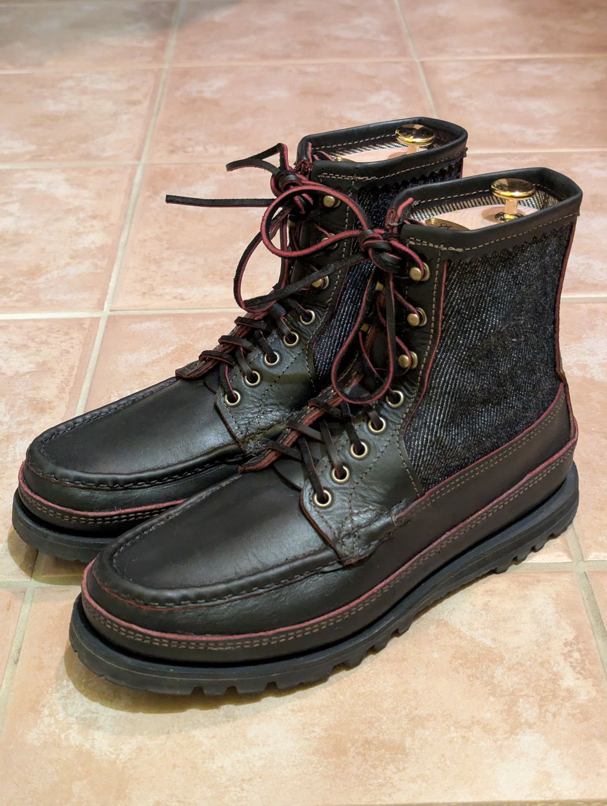 Photo by habibiboots7 on December 1, 2025 of the Russell Moccasin Co. Blood Hunters in Rose Anvil x Seidel Blood Core & Naked & Famous Red Core Denim.