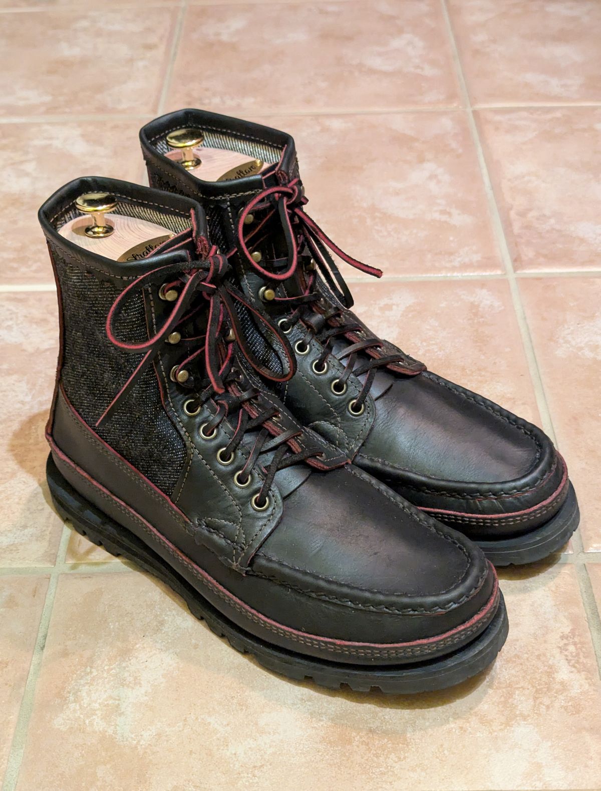 Photo by habibiboots7 on December 1, 2025 of the Russell Moccasin Co. Blood Hunters in Rose Anvil x Seidel Blood Core & Naked & Famous Red Core Denim.